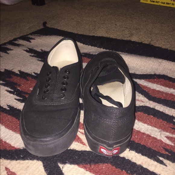 ALL BLACK CLASSIC VANS!! - Picture 3 of 5